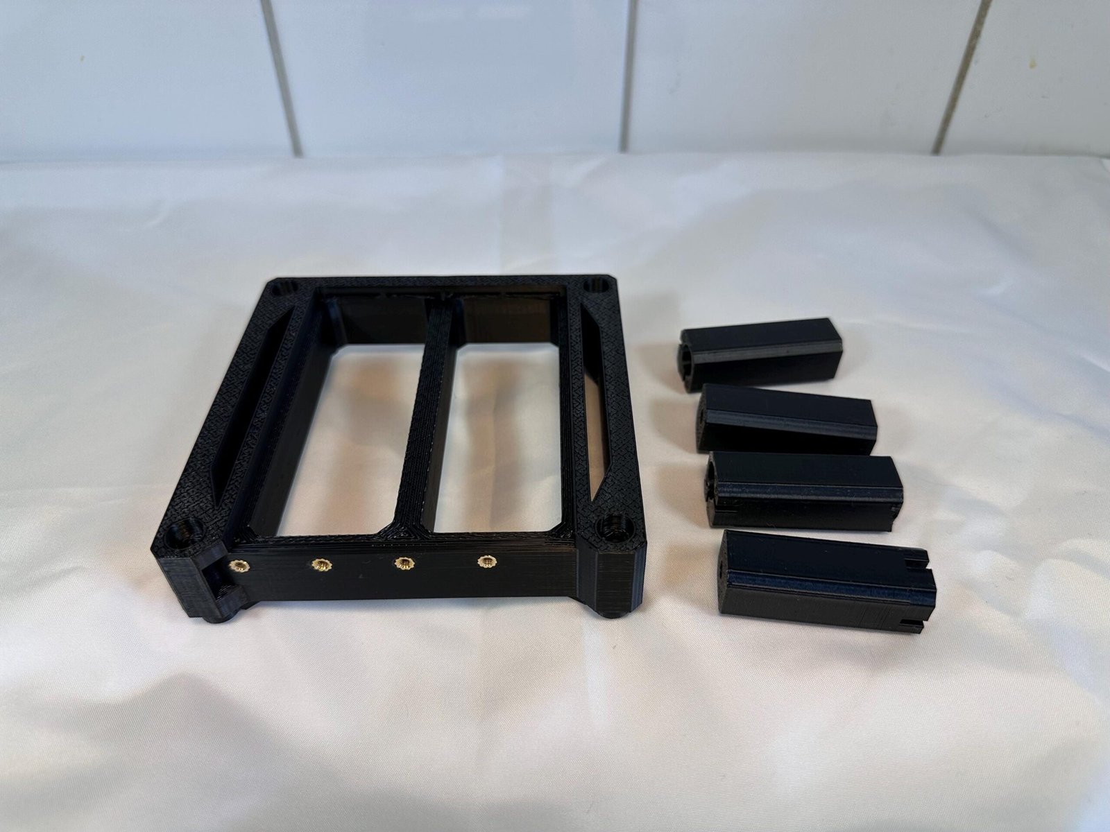 Vertical GPU Display Stand — Airflow-Optimized Graphics Card Support Frame with PCI Slot Alignment - Image 2