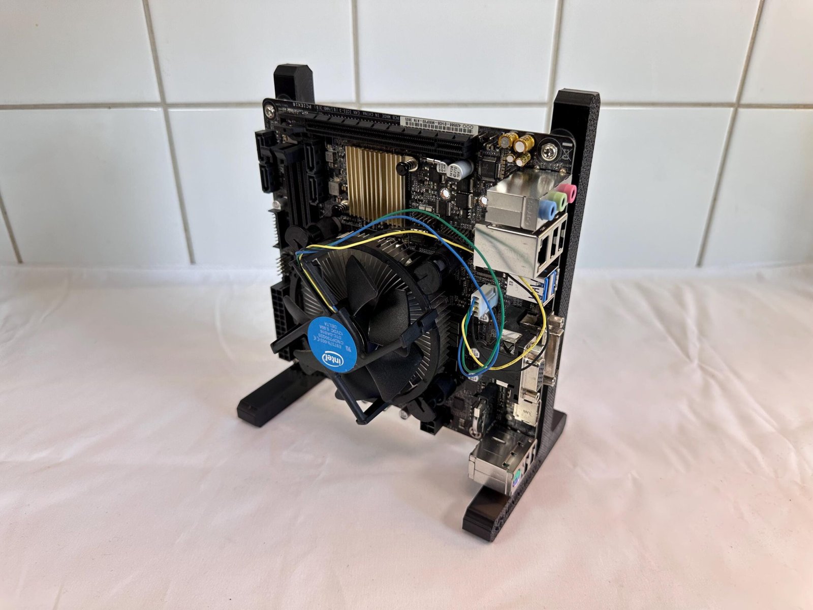 Vertical Motherboard Display Stand — Upright Open‑Air PC Building Frame, Showcase and Repair Workflow - Image 5
