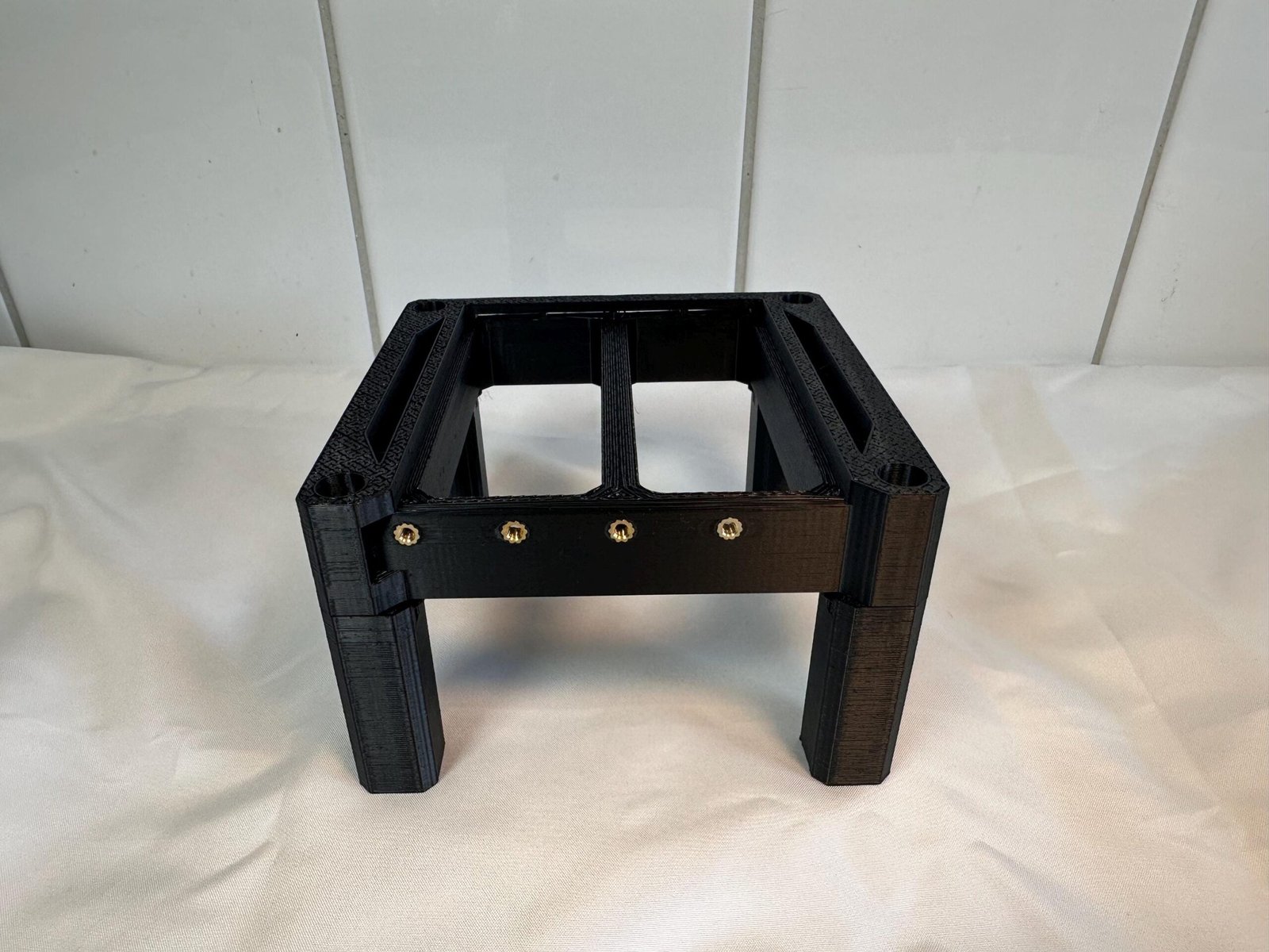 Vertical GPU Display Stand — Airflow-Optimized Graphics Card Support Frame with PCI Slot Alignment - Image 4