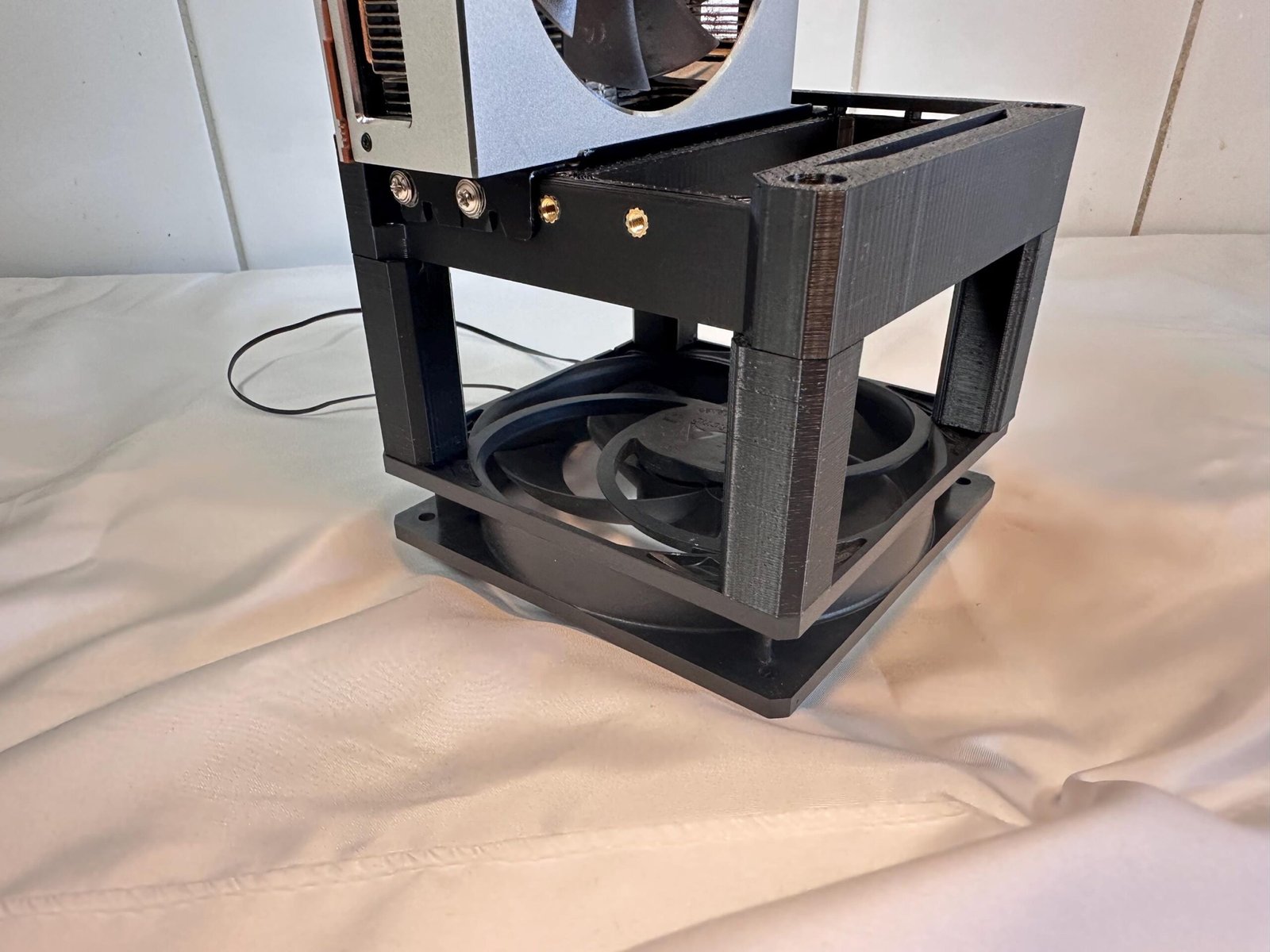 Vertical GPU Display Stand — Airflow-Optimized Graphics Card Support Frame with PCI Slot Alignment - Image 8