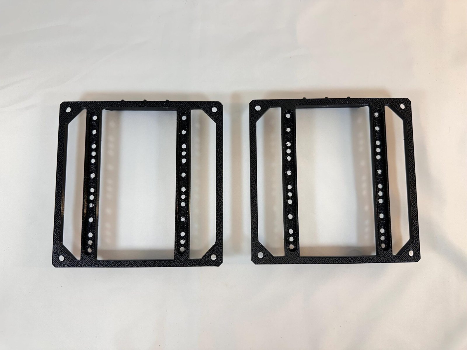 SSD Storage Bay - Fan Attachable, Stackable, 10 x 2.5" SSD or 6 x SAS - Image 2