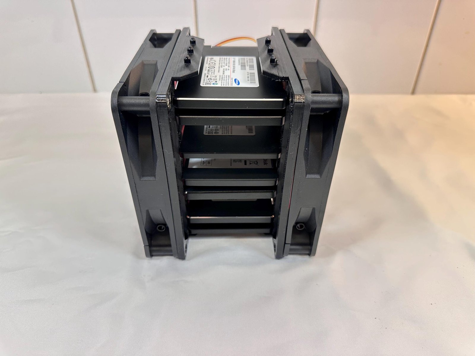 SSD Storage Bay - Fan Attachable, Stackable, 10 x 2.5" SSD or 6 x SAS - Image 8