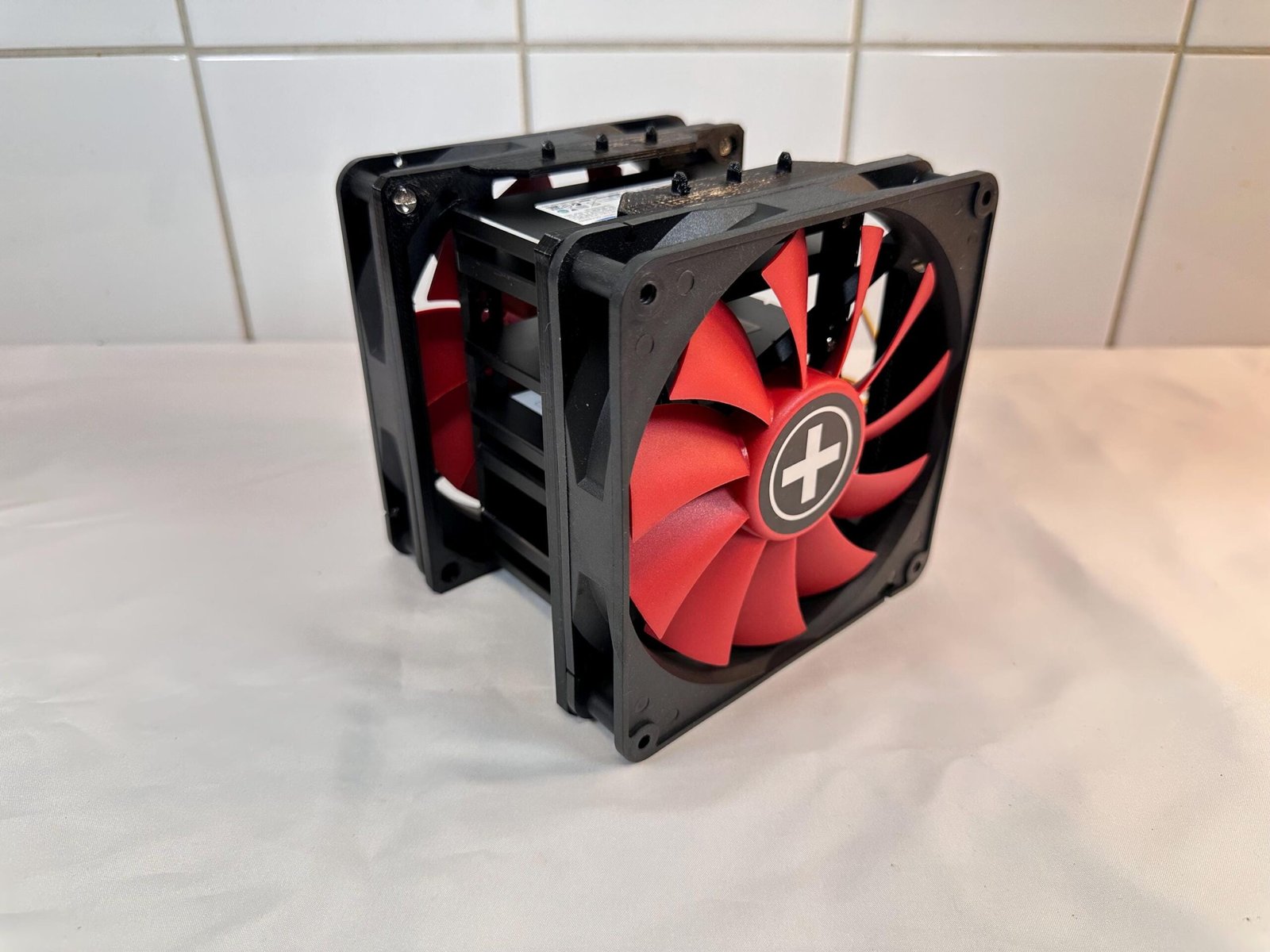 SSD Storage Bay - Fan Attachable, Stackable, 10 x 2.5" SSD or 6 x SAS - Image 7