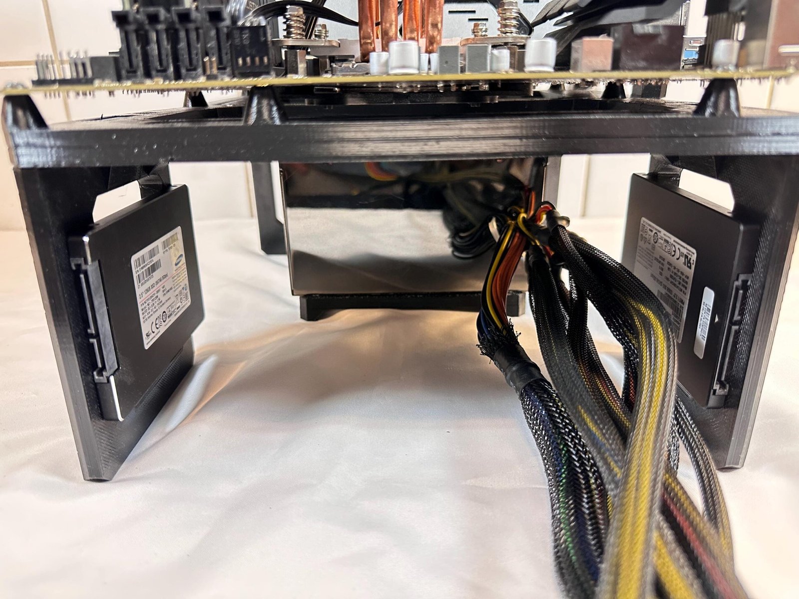 Open-Air Computer Test Bench — Modular PC Assembly Platform with GPU Support & SSD Side Brackets - Image 9