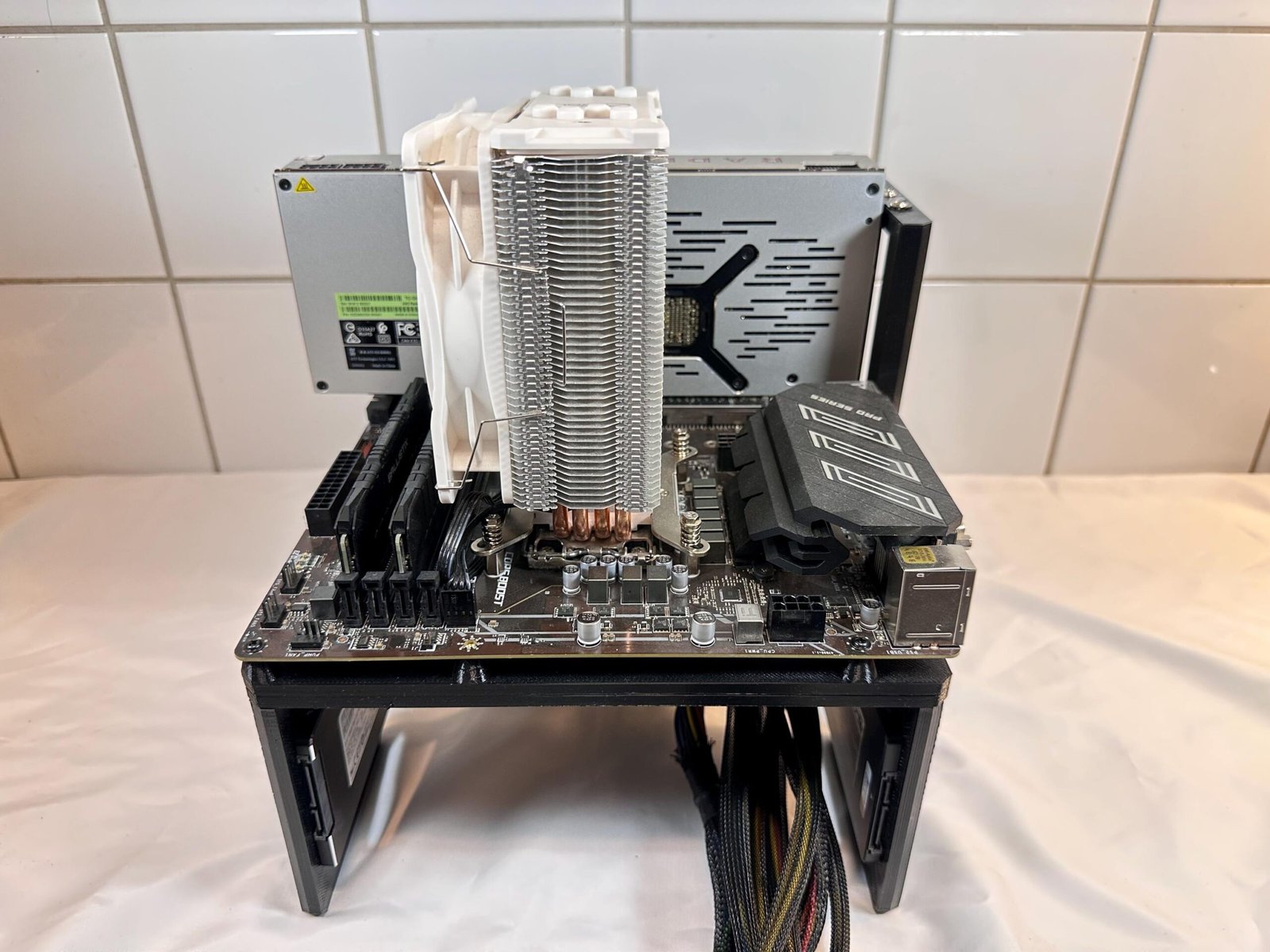 Open-Air Computer Test Bench — Modular PC Assembly Platform with GPU Support & SSD Side Brackets - Image 10