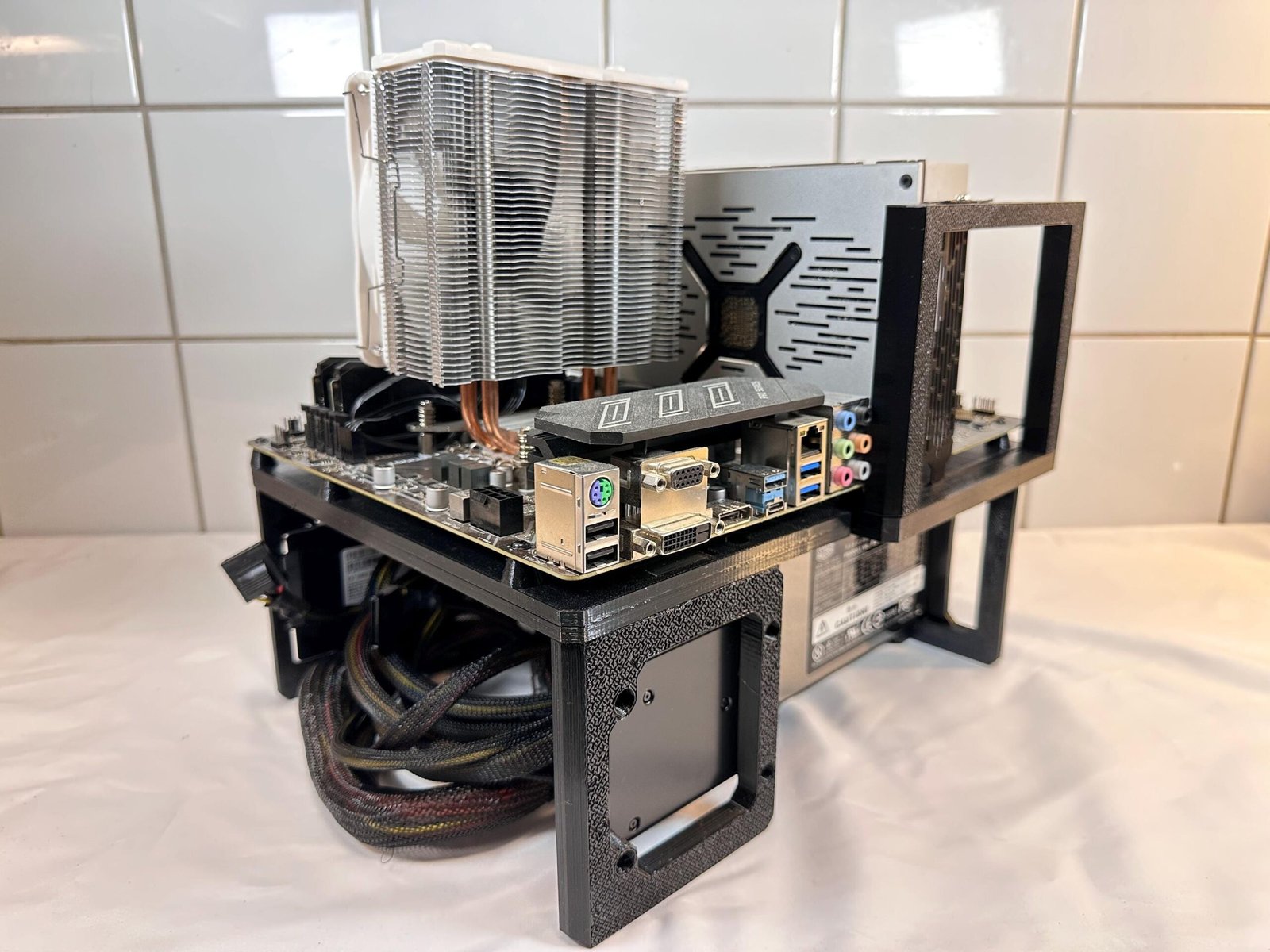 Open-Air Computer Test Bench — Modular PC Assembly Platform with GPU Support & SSD Side Brackets - Image 5