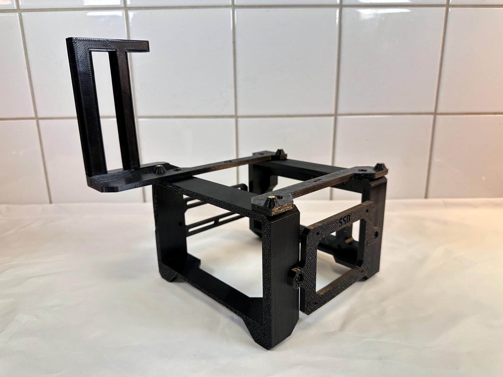 Mini-ITX Test Bench — Compact Desktop PC Building Stand with PSU Support and Airflow Layout - Image 4