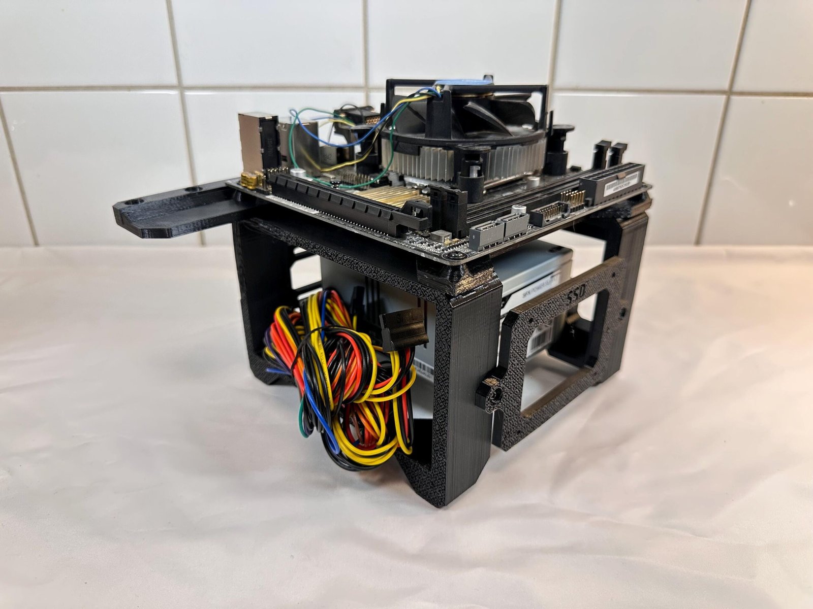 Mini-ITX Test Bench — Compact Desktop PC Building Stand with PSU Support and Airflow Layout - Image 6