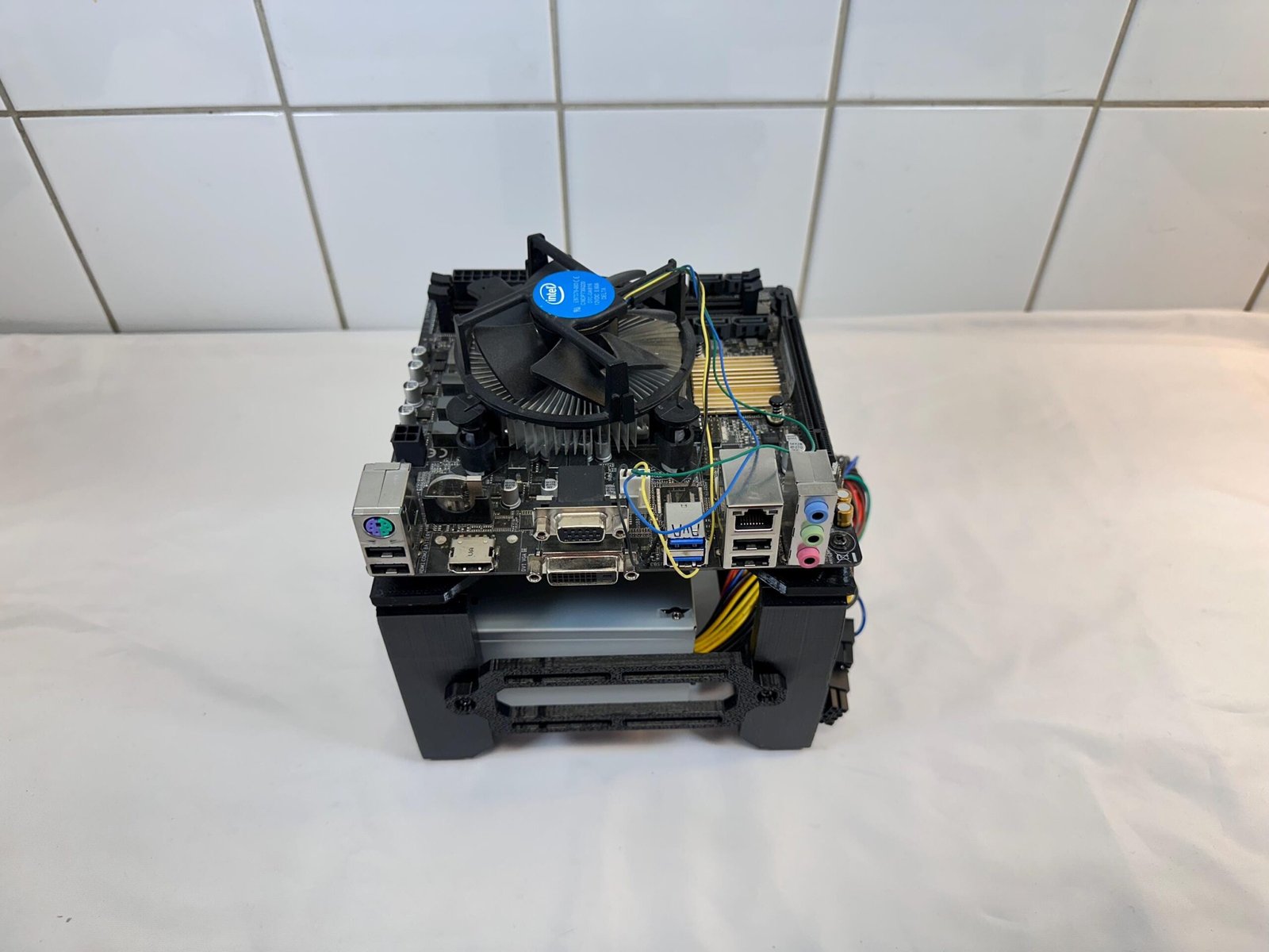 Mini-ITX Test Bench — Compact Desktop PC Building Stand with PSU Support and Airflow Layout - Image 7