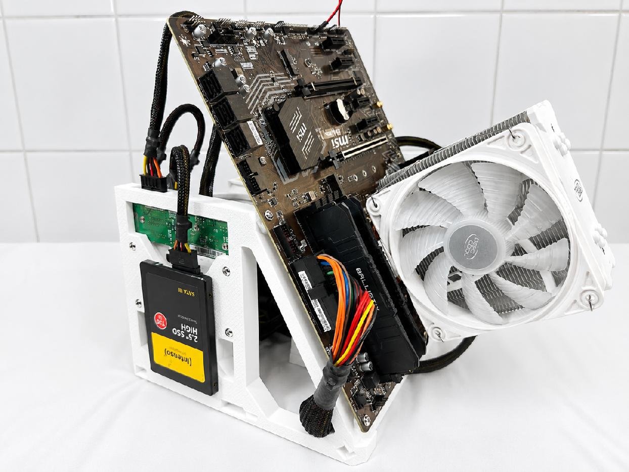 angled-motherboard-test-bench-white-open-air-assembly-fast-component-access