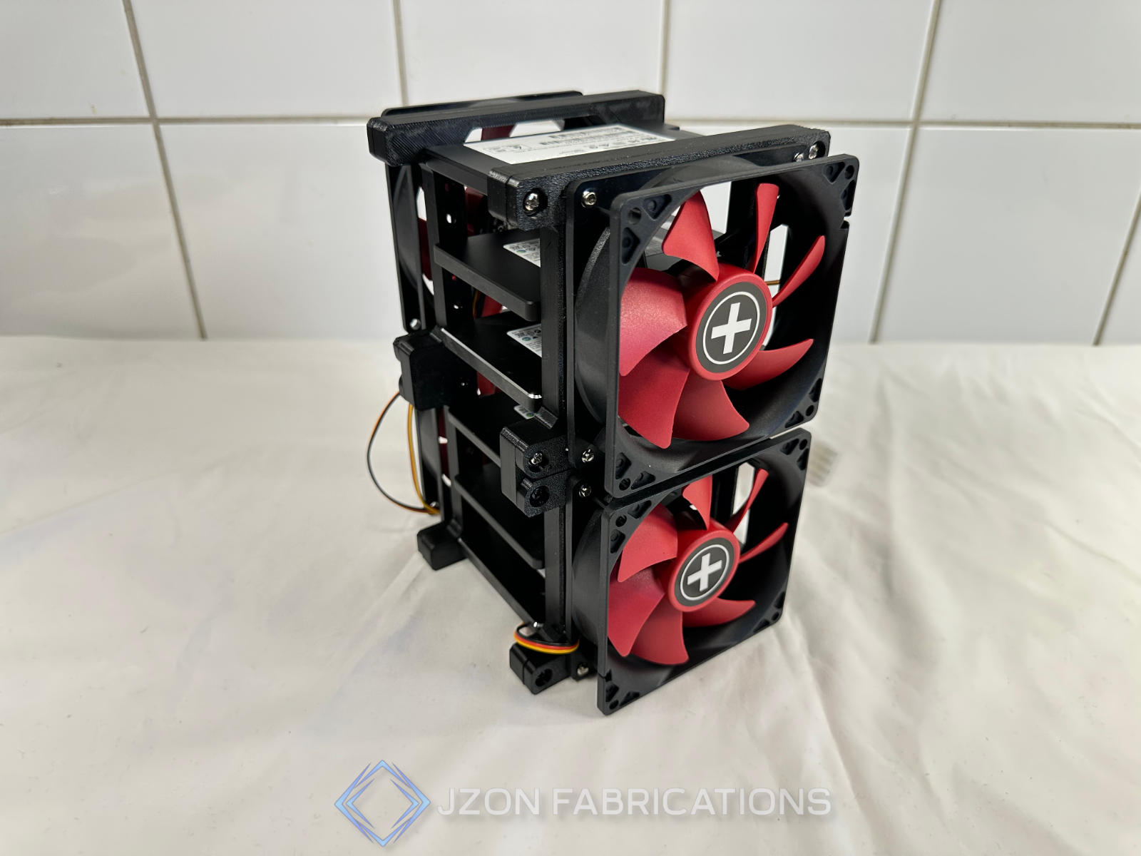 16x-2-5-ssd-8x-2-5-sas-rack-black-open-air-nas-server-with-90mm-fan-mounts